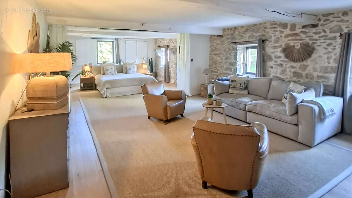 Maison à SAINT-MARTIN-DE-SEIGNANX