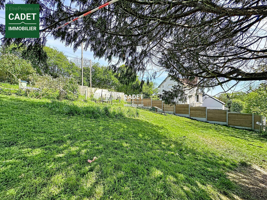 Terrain à SAINT-AUBIN-DES-PREAUX
