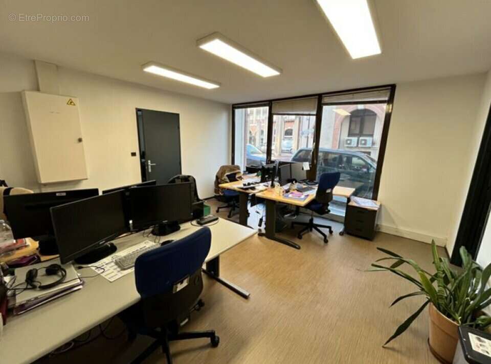 Commerce 1376 m² à Toulouse  - photo 6