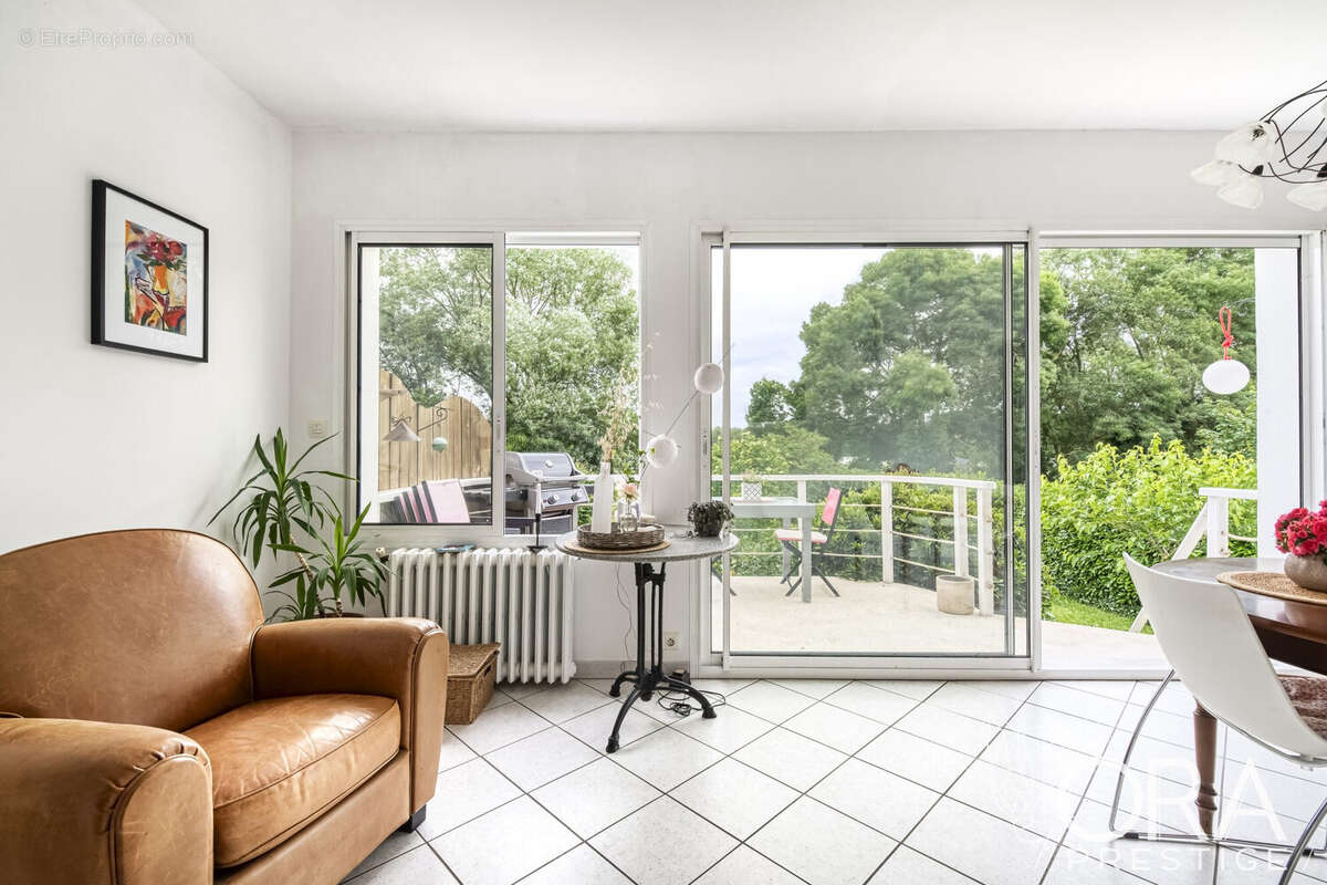 Maison 111 m² à Les Ponts-De-Ce  - photo 8