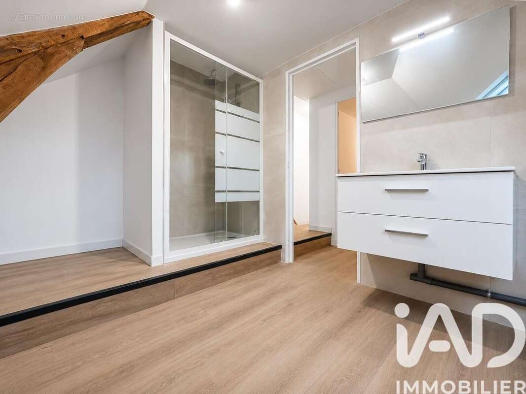 Maison 112 m² à Breuillet  - photo 7