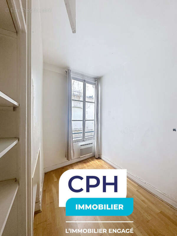 Appartement à PARIS-1E