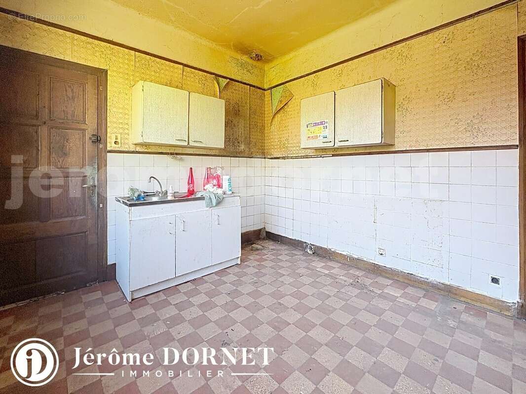 bout_00002 - Maison à FORMERIE