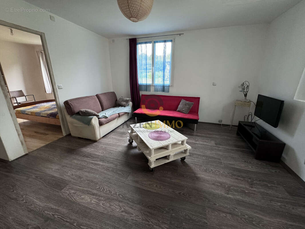 Maison à SECONDIGNY