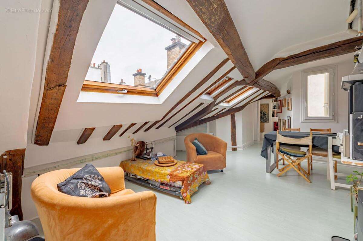 Appartement à PARIS-2E