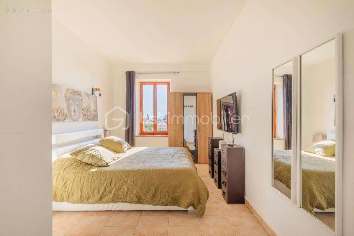 Maison à MONTAUROUX