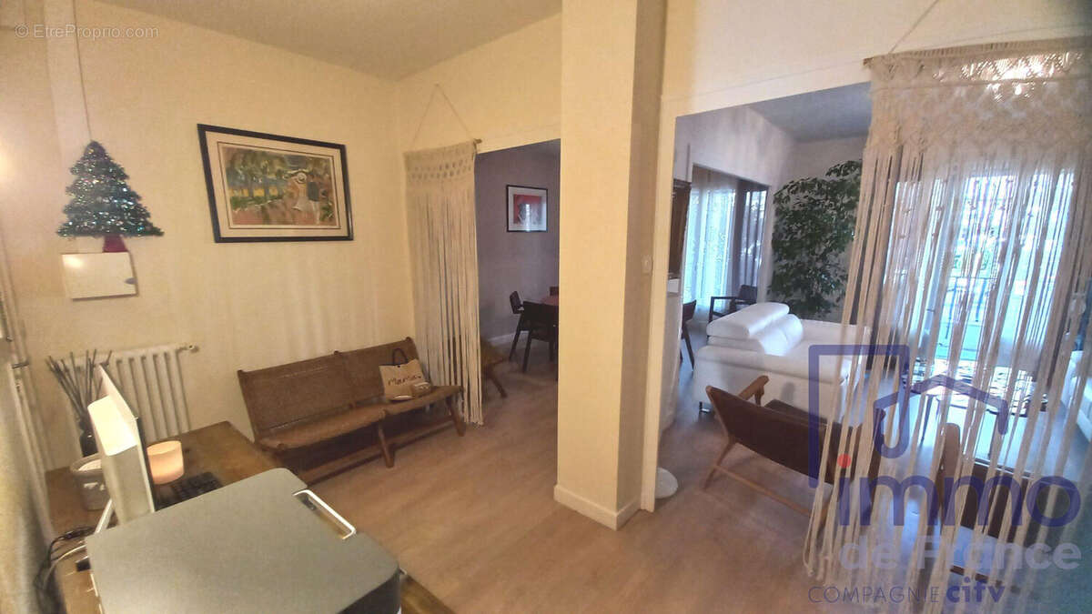 Appartement à SAINT-ETIENNE