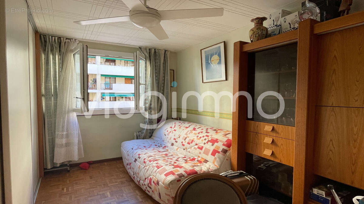 Appartement à MARSEILLE-4E