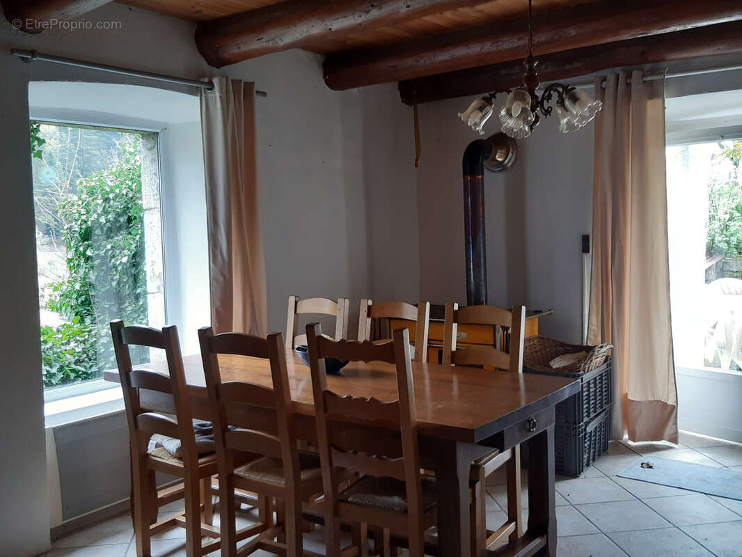 Maison à COUCOURON
