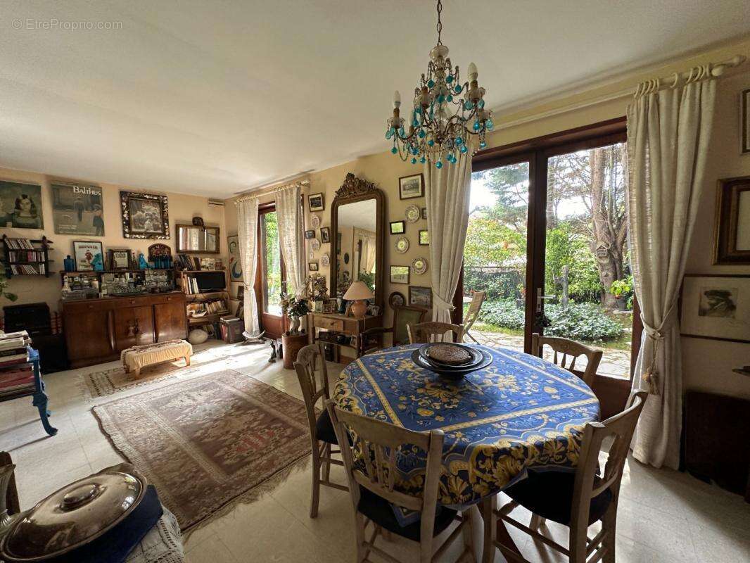 Maison à NESLES