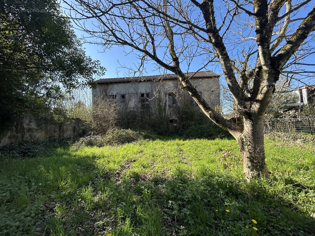 Maison à LAGRAULIERE