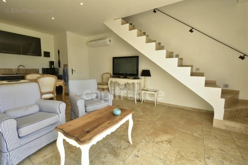 Appartement à SAINT-PIERRE-DE-MEZOARGUES