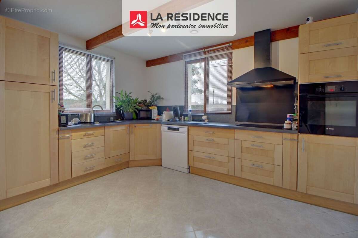 Maison à COURCELLES-SUR-SEINE