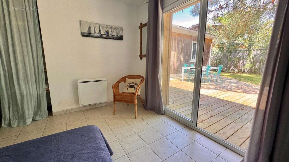 Maison à ARES