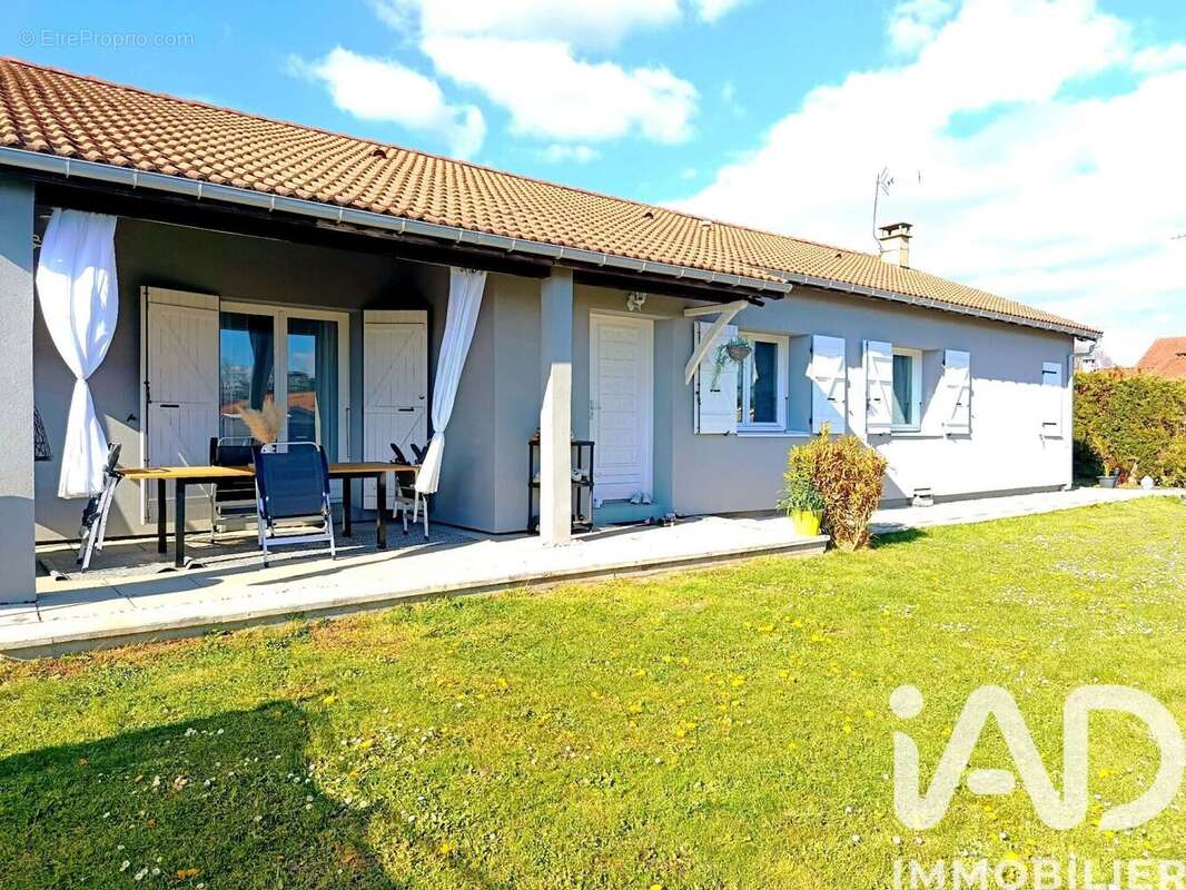 Photo 2 - Maison à SURY-LE-COMTAL