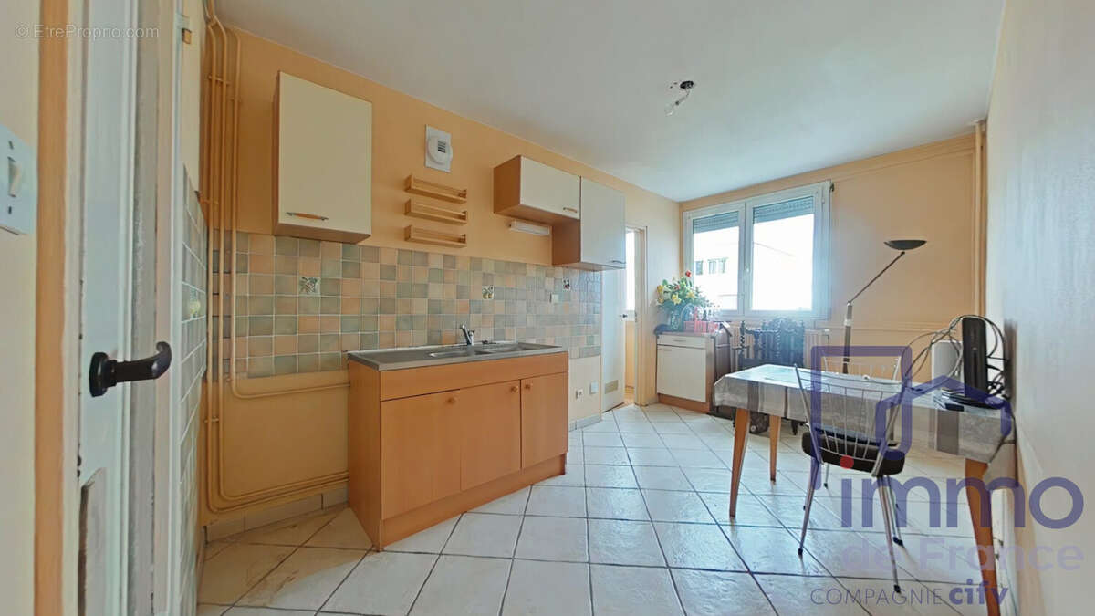 Appartement à SAINT-ETIENNE