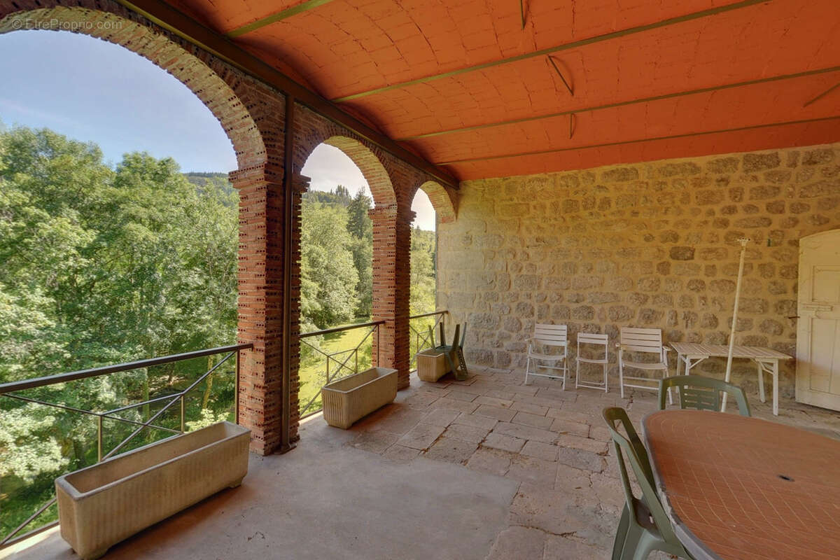 Maison à MARCOLS-LES-EAUX