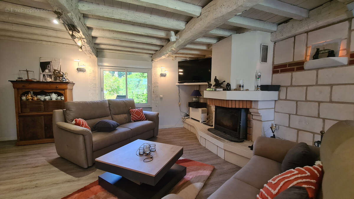 Maison à ESTREELLES