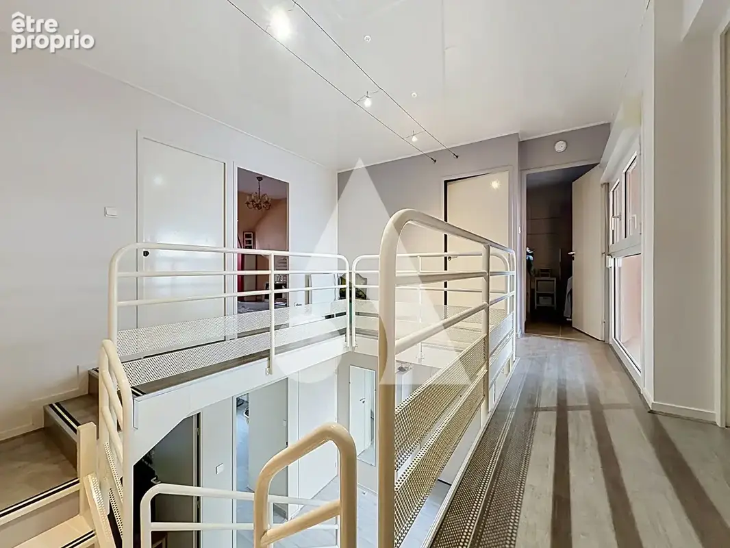 Duplex 169 m2 avec terrasse, véranda, garage et parking au Centre Ville - photo 9