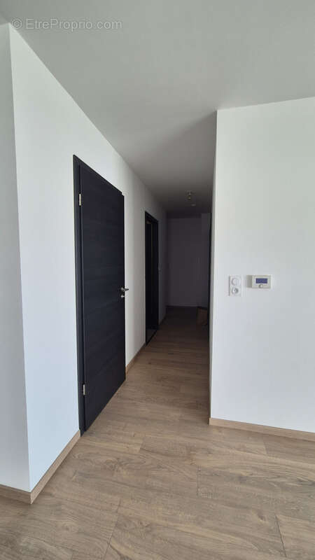 Yutz Aéroparc   T3 de 62,67 m2 avec terrasse et parking - photo 9