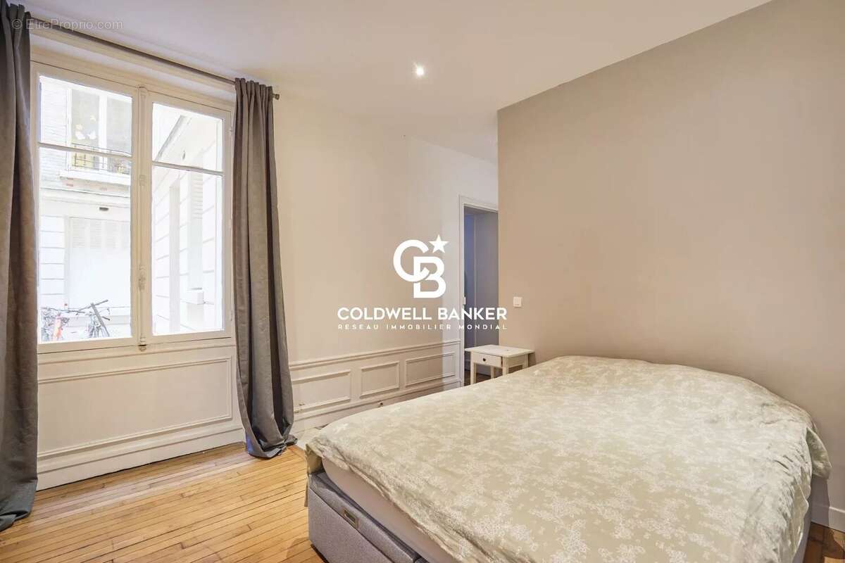Appartement à PARIS-7E