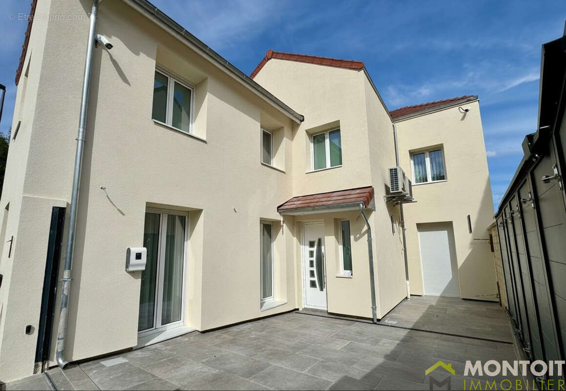 Maison à THIAIS