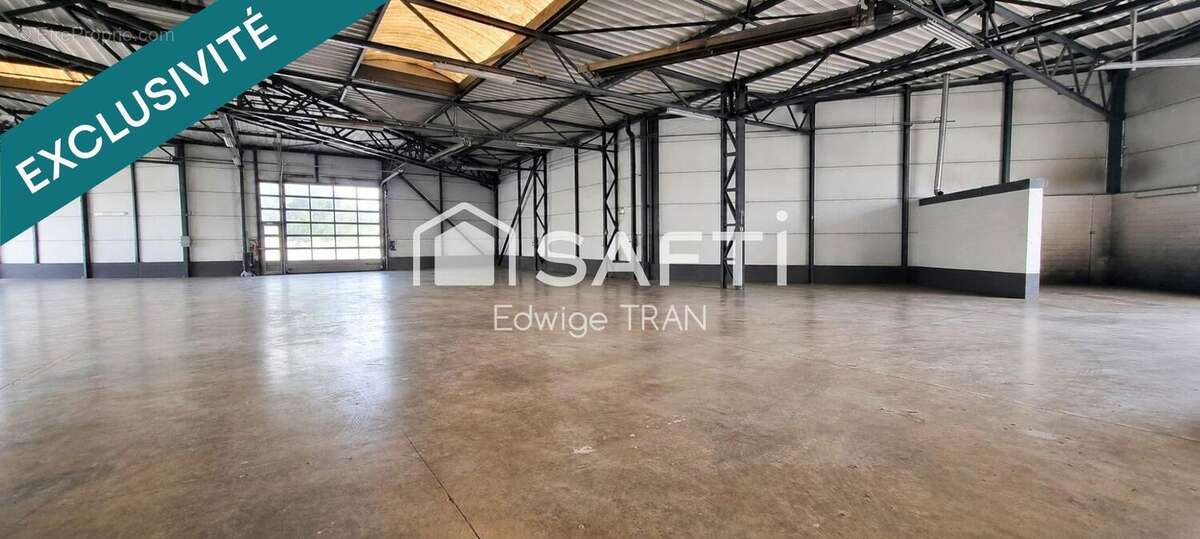 Commerce 2370 m² à Condezaygues  - photo 4