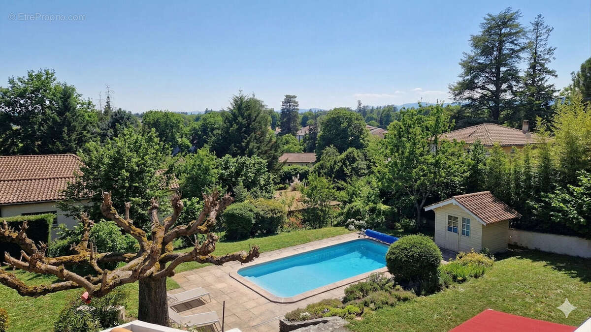 Maison à CHARBONNIERES-LES-BAINS
