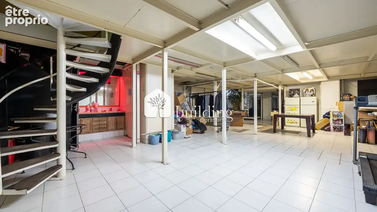 République Paris 11ème - Local commercial 829,24 m² - photo 9