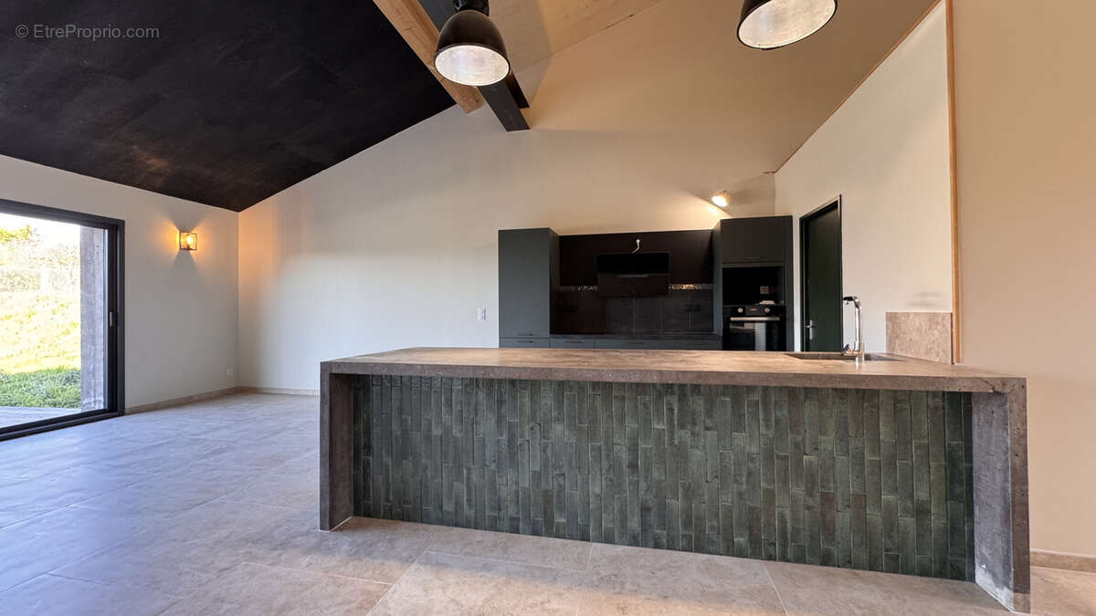 Maison à BARBEZIEUX-SAINT-HILAIRE