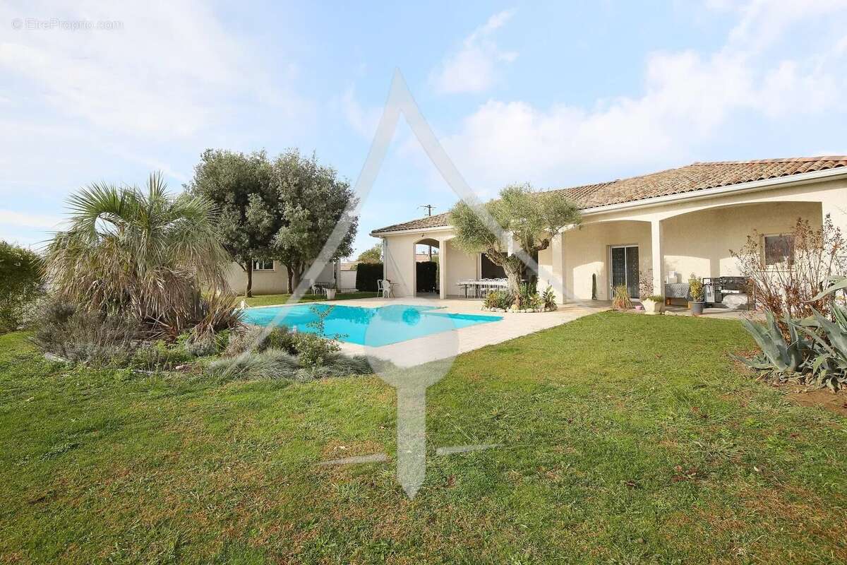 Maison à LAVERNOSE-LACASSE