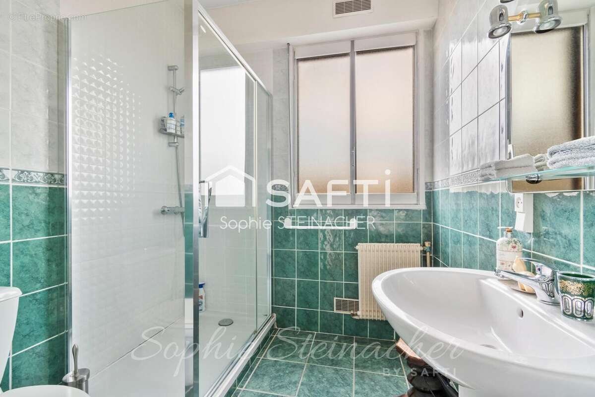 Photo 9 - Appartement à LE MESNIL-LE-ROI