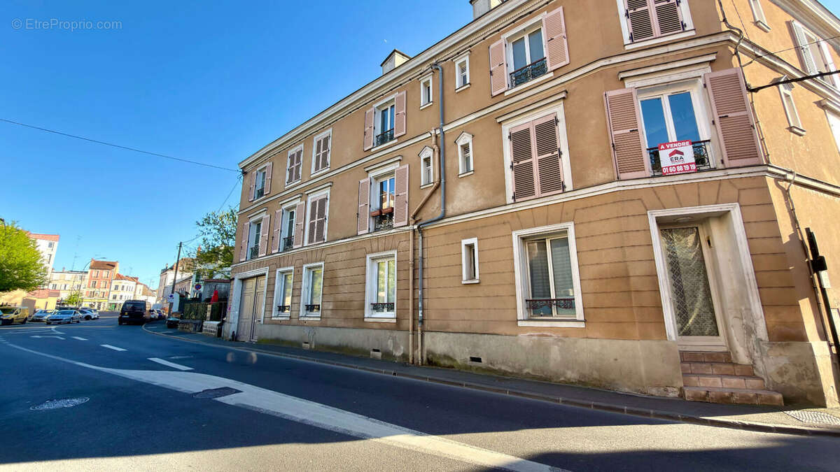 Appartement à CORBEIL-ESSONNES