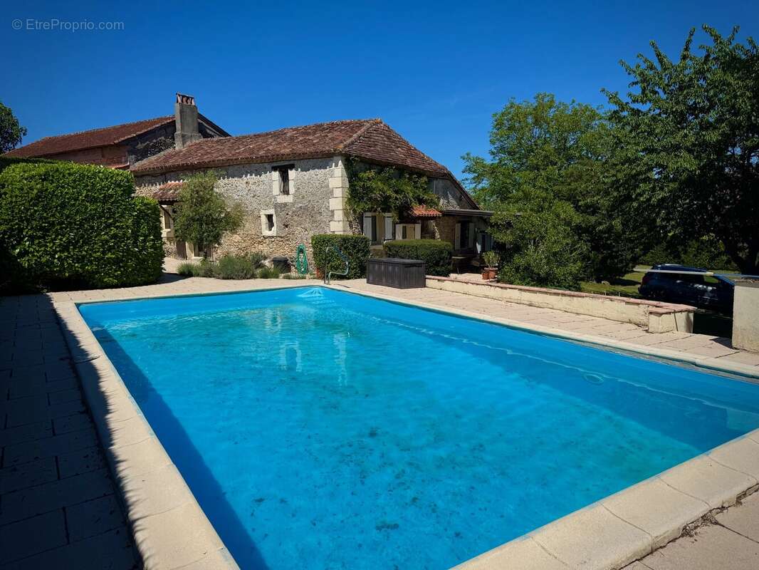 Maison à NEUVIC