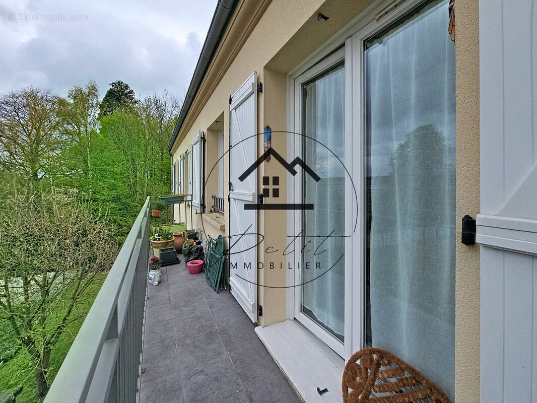 Appartement à BREUIL-LE-VERT
