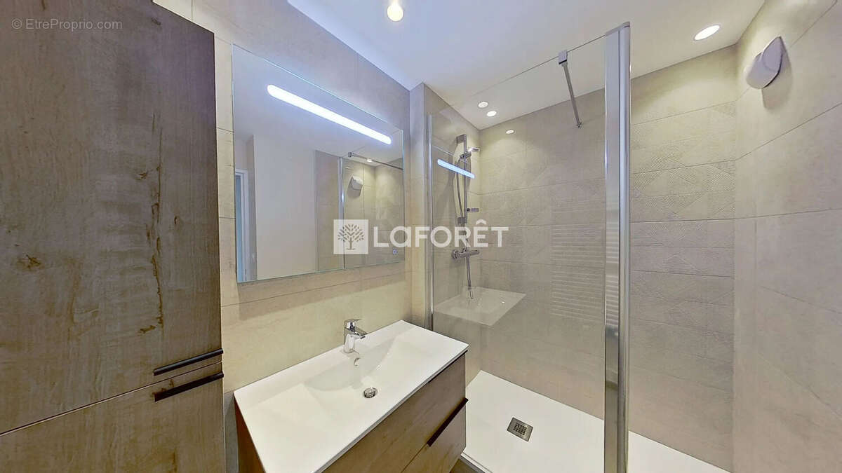 Appartement à LYON-8E