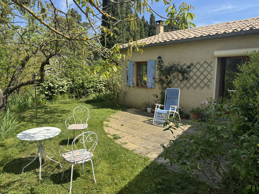 Villa de plain pied avec grand jardin - photo 3