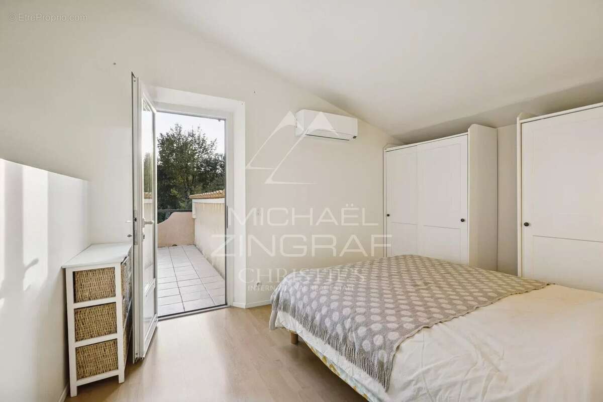 Maison à MANDELIEU-LA-NAPOULE