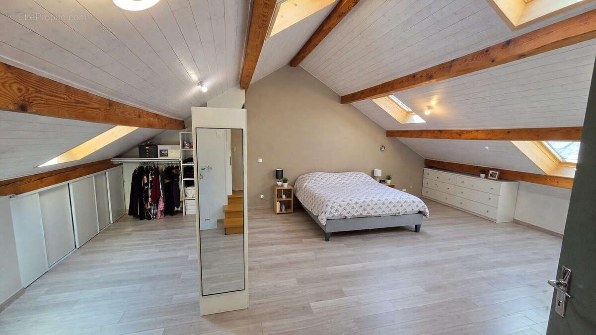 Appartement 149 m² à Messery  - photo 4