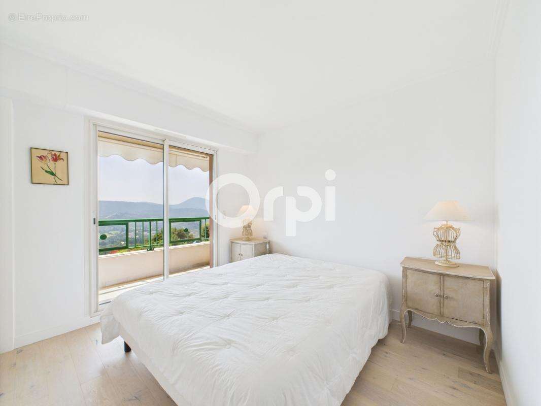 Appartement à MANDELIEU-LA-NAPOULE