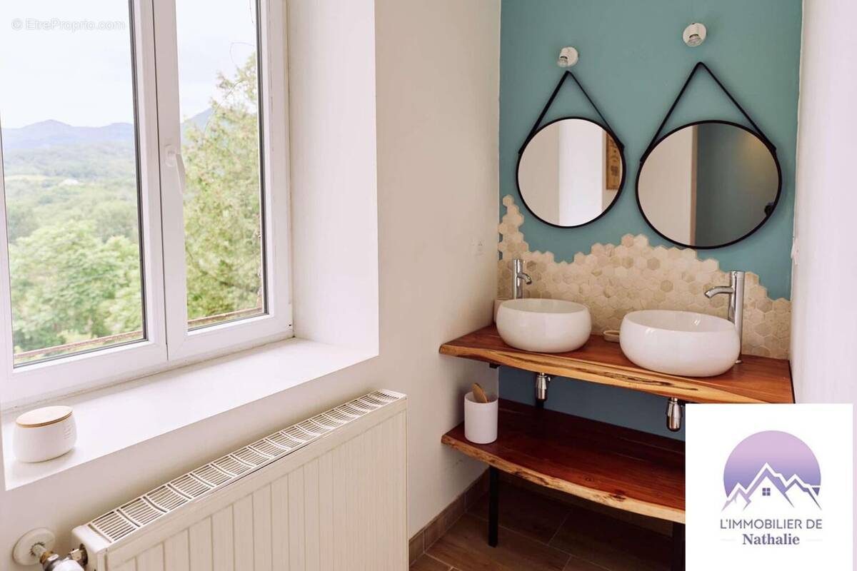 Maison à SAINT-JUST-DE-CLAIX