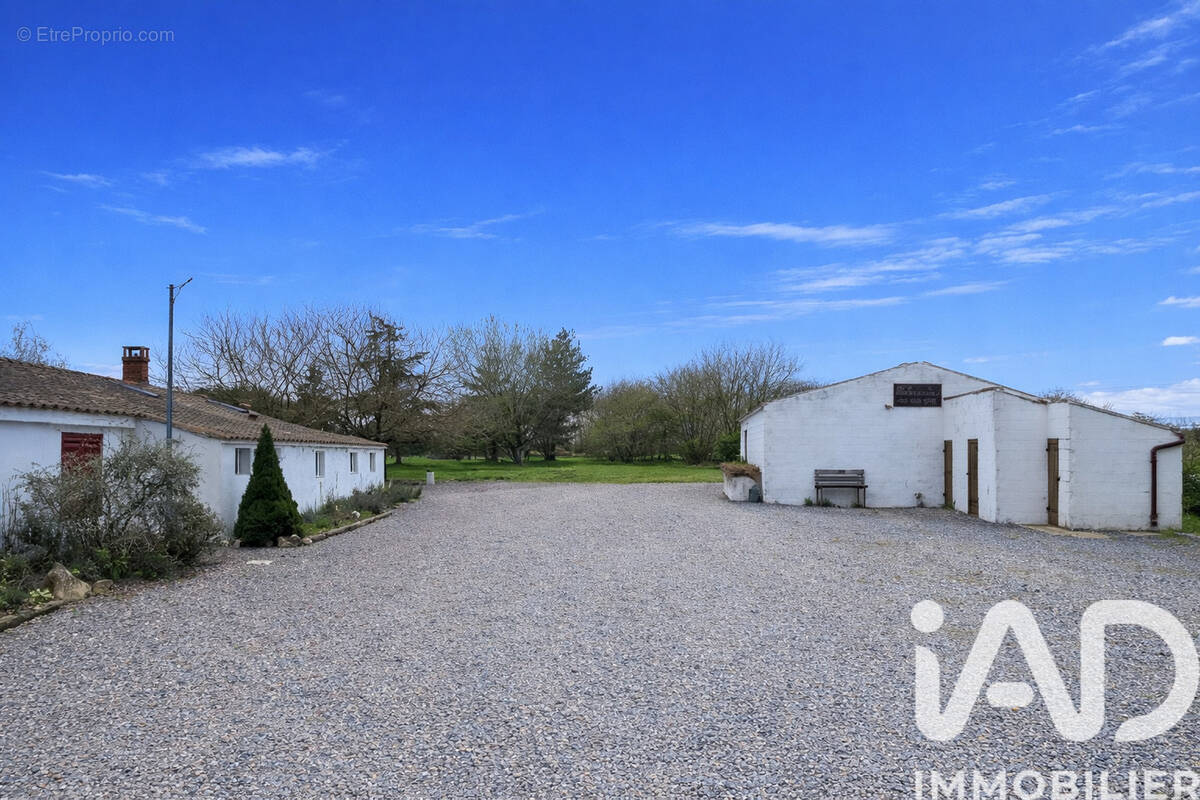 Photo 1 - Maison à CHAMPAGNE-LES-MARAIS