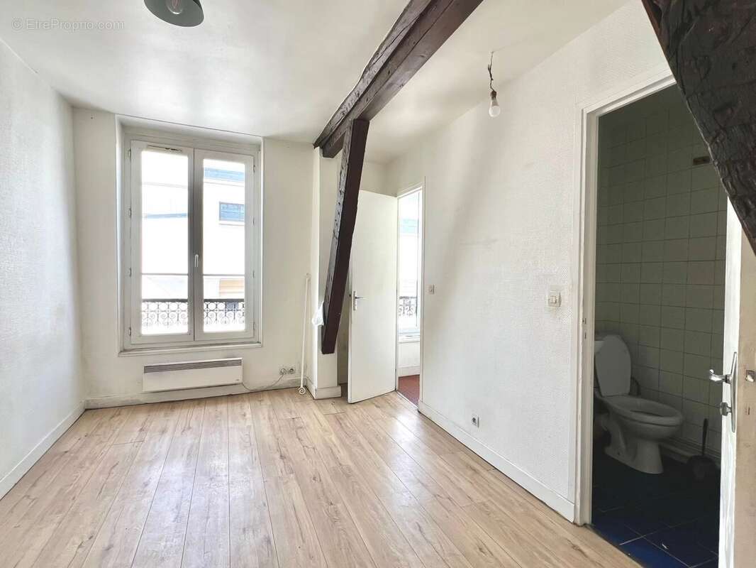 Studio paris iième avec ascenseur - photo 8