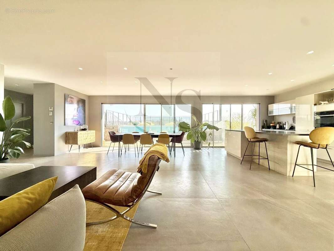 Appartement à EGUILLES