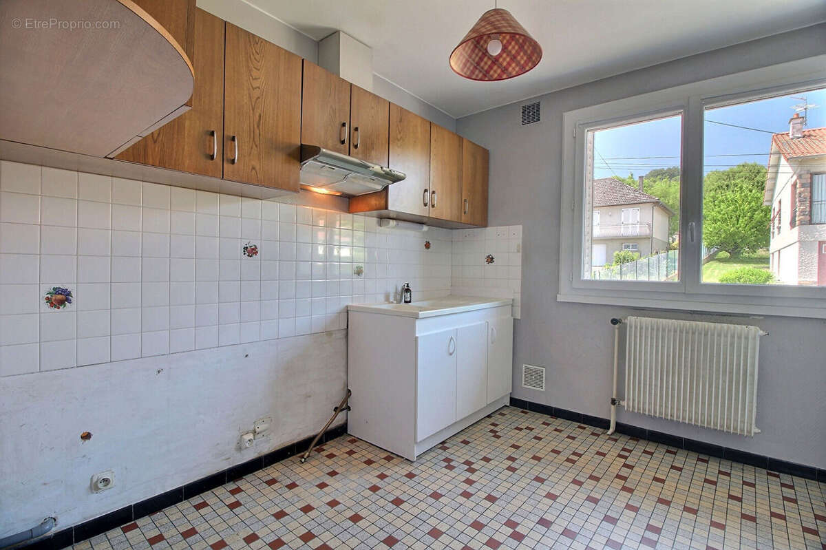 Maison à LA ROCHE-BLANCHE
