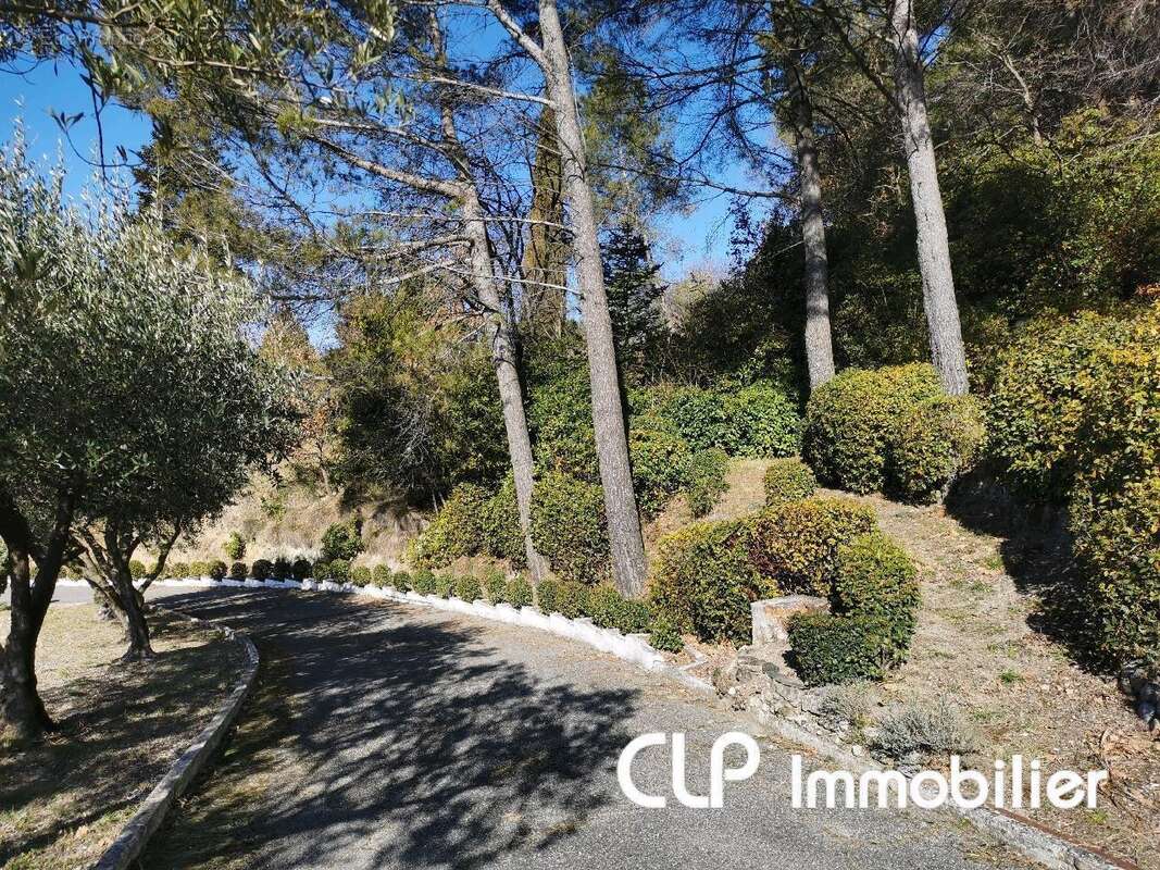 Appartement 402 m² à La Begude-De-Mazenc  - photo 4