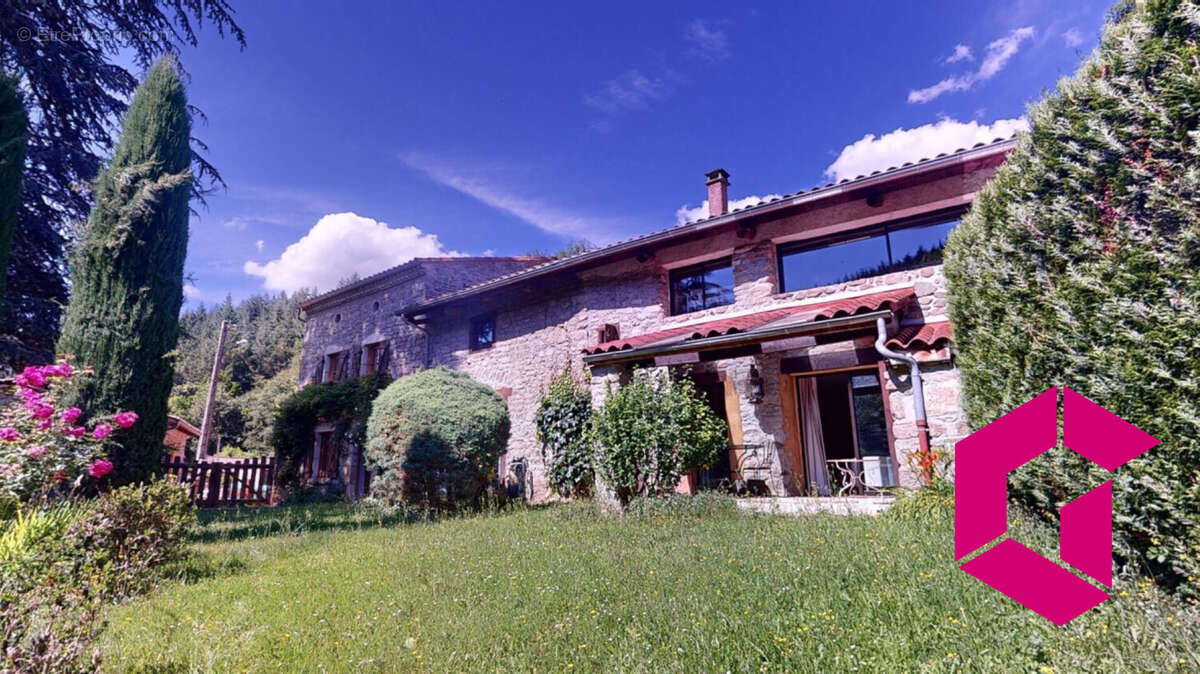 Maison à SAINT-ETIENNE-SUR-USSON