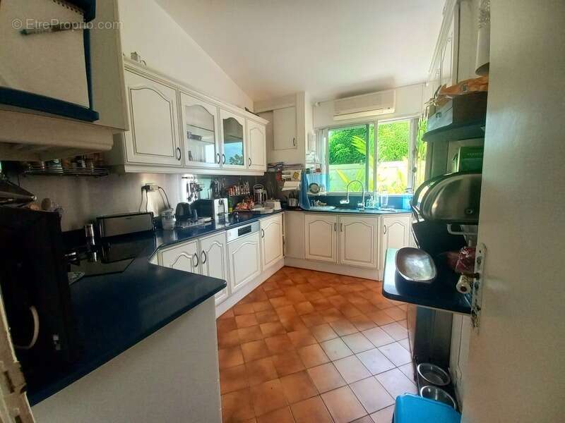 Maison à BAIE-MAHAULT