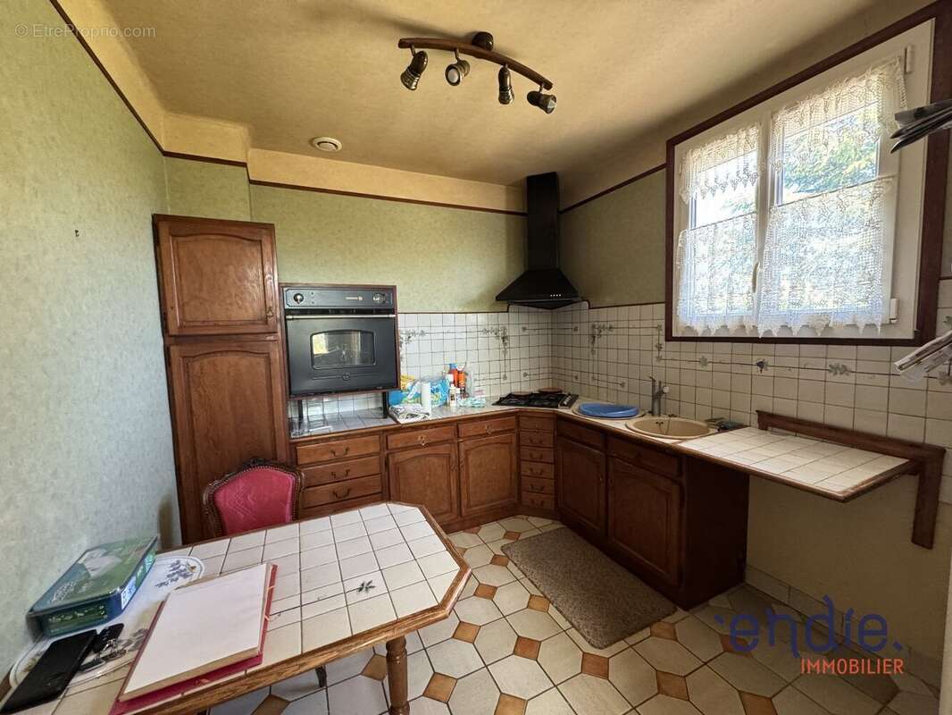 Maison à SAINT-PIERRE-LE-MOUTIER