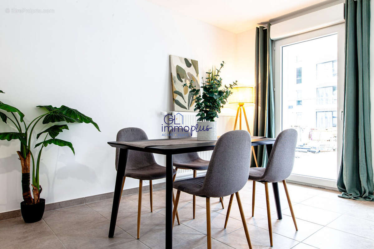 Appartement témoin - Appartement à CHALLES-LES-EAUX